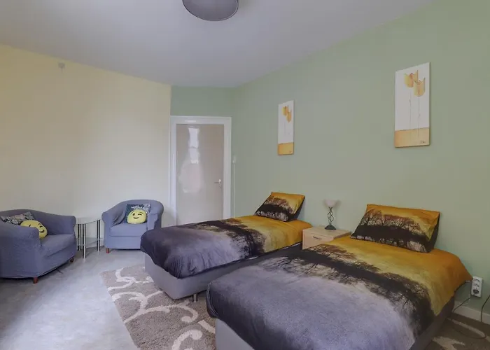 לינה וארוחת בוקר Centrum חורקם